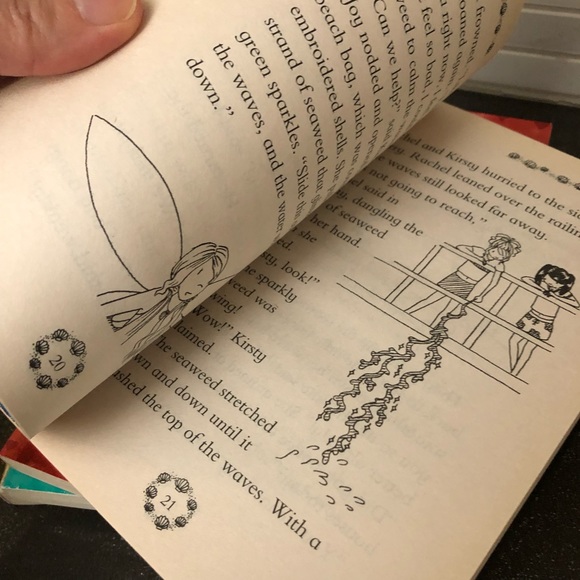 4 Rainbow Magic special edition fairy books - Picture 13 of 13